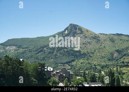 Sallent de Gallego Stadt, in Hueca, Aragon, Spanien. Landschaft ansehen Stockfoto