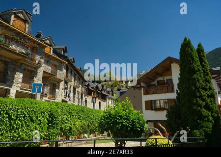 Sallent de Gallego Stadt, in Hueca, Aragon, Spanien. Landschaft ansehen Stockfoto