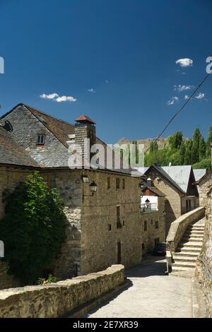 Sallent de Gallego Stadt, in Hueca, Aragon, Spanien. Landschaft ansehen Stockfoto
