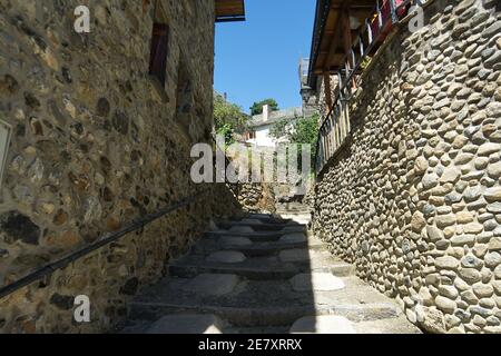 Sallent de Gallego Stadt, in Hueca, Aragon, Spanien. Landschaft ansehen Stockfoto