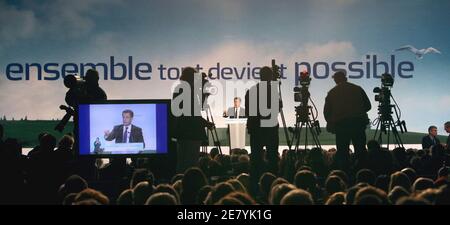 Der Präsidentschaftskandidat der UMP, Nicolas Sarkozy, hält am 5. April 2007 eine Kundgebung in Lyon, Frankreich, ab. Foto von Vincent Dargent/ABACAPRESS.COM Stockfoto