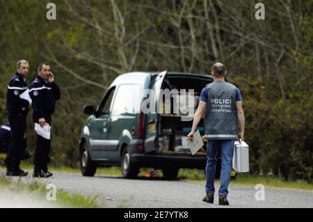 Die Leiche von Sophie Gravaud wurde am 13. April 2007 von einem Automobilisten in Bouguenais, einem kleinen Dorf in der Nähe von Nantes, westlich von Frankreich, an der Schnellstraße gefunden. Sophie Gravaud verschwand letzten 7. April, außerhalb ihrer Arbeit in einem örtlichen Einkaufszentrum. Stephane Autain, Staatsanwalt von Nantes bestätigte, dass Gravauds Leichnam am Abend gefunden wurde. Foto von Jules Motte/ABACAPRESS.COM Stockfoto