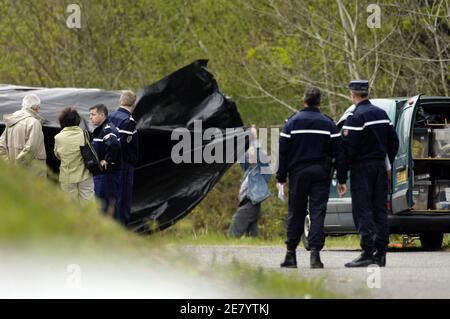 Die Leiche von Sophie Gravaud wurde am 13. April 2007 von einem Automobilisten in Bouguenais, einem kleinen Dorf in der Nähe von Nantes, westlich von Frankreich, an der Schnellstraße gefunden. Sophie Gravaud verschwand letzten 7. April, außerhalb ihrer Arbeit in einem örtlichen Einkaufszentrum. Stephane Autain, Staatsanwalt von Nantes bestätigte, dass Gravauds Leichnam am Abend gefunden wurde. Foto von Jules Motte/ABACAPRESS.COM Stockfoto