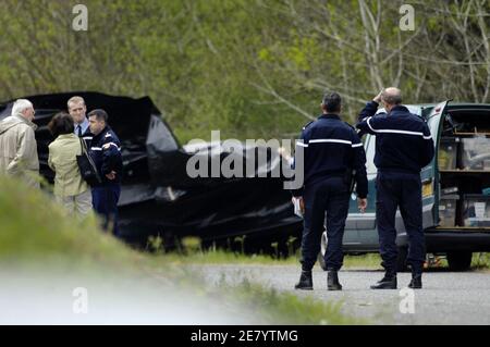 Die Leiche von Sophie Gravaud wurde am 13. April 2007 von einem Automobilisten in Bouguenais, einem kleinen Dorf in der Nähe von Nantes, westlich von Frankreich, an der Schnellstraße gefunden. Sophie Gravaud verschwand letzten 7. April, außerhalb ihrer Arbeit in einem örtlichen Einkaufszentrum. Stephane Autain, Staatsanwalt von Nantes bestätigte, dass Gravauds Leichnam am Abend gefunden wurde. Foto von Jules Motte/ABACAPRESS.COM Stockfoto