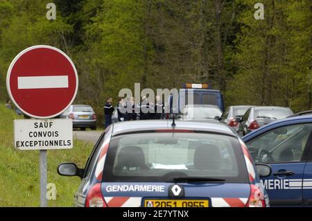 Die Leiche von Sophie Gravaud wurde am 13. April 2007 von einem Automobilisten in Bouguenais, einem kleinen Dorf in der Nähe von Nantes, westlich von Frankreich, an der Schnellstraße gefunden. Sophie Gravaud verschwand letzten 7. April, außerhalb ihrer Arbeit in einem örtlichen Einkaufszentrum. Stephane Autain, Staatsanwalt von Nantes bestätigte, dass Gravauds Leichnam am Abend gefunden wurde. Foto von Jules Motte/ABACAPRESS.COM Stockfoto