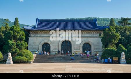 Nanjing, China - 30. Juli 2015: Sun Yat-sen Mausoleum am Purple Mountain in Nanjing. Sun Yat-sen war chinesischer Revolutionär und der erste Präsident von Stockfoto