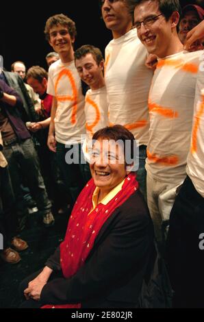 Farleft-Präsidentschaftskandidatin Arlette Laguiller hält am 19. April 2007 ihre letzte Rallye vor der ersten Runde am Sonntag in der "La Cite des Congres" in Nantes, Frankreich, ab. Foto von Nicolas Gouhier/ABACAPRESS.COM Stockfoto