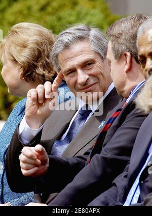 Weltbankpräsident Paul Wolfowitz nimmt am 25. April 2007 im Rosengarten des Weißen Hauses in Washington, DC, an einer Veranstaltung zum Malaria Awareness Day Teil. Der Tag des Malariabewusstseins soll das weltweite Bewusstsein für Malaria schärfen und das Engagement der USA zur Bekämpfung der Krankheit bekräftigen. Foto von Olivier Douliery/ABACAPRESS.COM Stockfoto