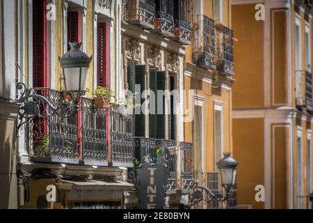 Madrid, die Hauptstadt Spanien, zeichnet sich durch elegante Boulevards und große, gepflegte Parkanlagen wie den Retiro-Park aus. Stockfoto