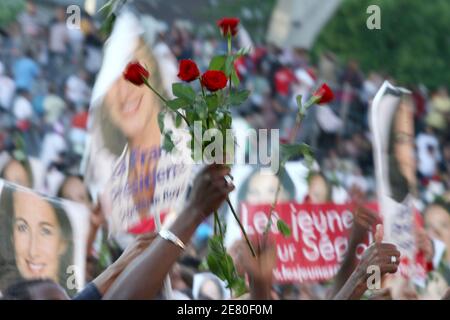 Das Treffen des Präsidentschaftskandidaten Segolene Royal der Sozialistischen Partei Frankreichs im Charlety-Stadion in Paris, Frankreich, am 01. Mai 2007. Foto von DeRusse/Bisson/Orban/ABACAPRESS.COM Stockfoto