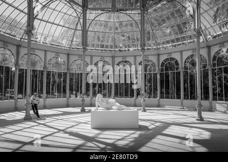 Madrid, die Hauptstadt Spanien, zeichnet sich durch elegante Boulevards und große, gepflegte Parkanlagen wie den Retiro-Park aus. Stockfoto