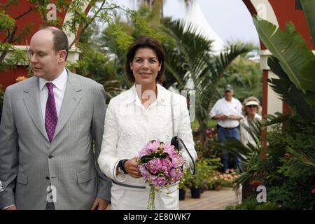 Fürst Albert II. Von Monaco und seine Schwester Prinzessin Caroline von Hannover nehmen am 12. Mai 2007 am 40. Internationalen Wettbewerb der Buns in Monaco Teil. Foto von Nebinger-Orban/ABACAPRESS.COM Stockfoto