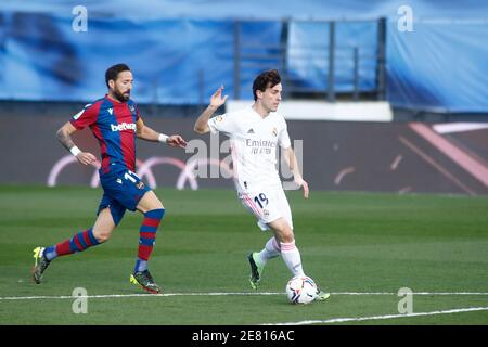 Alvaro Odriozola von Real Madrid und Jose Luis Morales von Levante in Aktion während der spanischen Meisterschaft La Liga Fußballspiel zwischen Real Madrid und Levante UD am 30. januar 2021 in Ciudad Deportiva Real Madrid in Valdebebas bei Madrid, Spanien - Foto Oscar J Barroso / Spanien DPPI / DPPI / LiveMedia Stockfoto