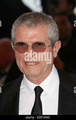 Der französische Regisseur Claude Lelouch kommt im Palais des Festivals zur Galavorführung von Chacun Son Cinema in Cannes, Frankreich, 20. Mai 2007. Chacun son Cinema (To Each His Own Cinema) wurde eigens für die 60. Internationalen Filmfestspiele von Cannes produziert und 35 Regisseure erhielten die Möglichkeit, einen dreiminütigen Kurzfilm über das Kino zu drehen. Foto von Hahn-Nebinger-Orban/ABACAPRESS.COM Stockfoto