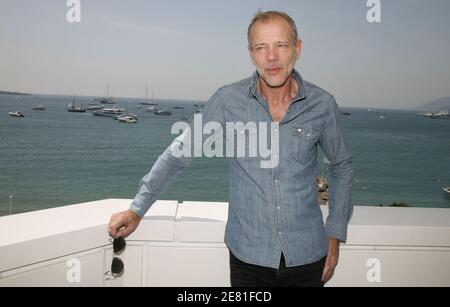 Der französische Schauspieler Pascal Greggory posiert für unseren Fotografen am 23. Mai 2007 auf dem Noga Hilton Rooftop in Cannes, um für seinen Film 'La France' von Serge Bozon zu werben, der während der 60. Filmfestspiele von Cannes auf der 'Quinzaine des Realizateurs' präsentiert wurde. Foto von Denis Guignebourg/ABACAPRESS.COM Stockfoto