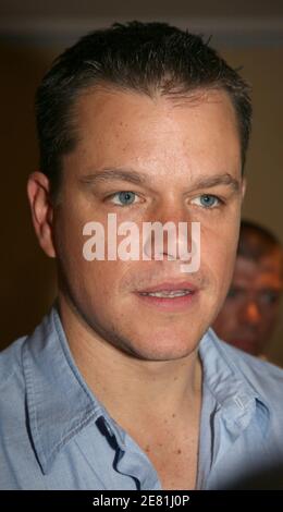 DER US-Schauspieler Matt Damon trifft auf die Pressekonferenz von Steven Soderberghs "Ocean's 13" ein, die am 24. Mai 2007 auf den 60. Internationalen Filmfestspielen in Cannes, Frankreich, außer Konkurrenz gestellt wurde. Foto von Denis Guignebourg/ABACAPRESS.COM Stockfoto