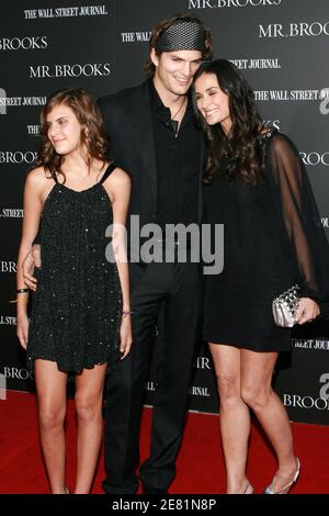 Demi Moore, ihr Freund Ashton Kutcher und ihre Tochter Tallulah Belle Willis kommen zur Premiere von 'M. Brooks' im Mann's Chinese Theatre in Hollywood, CA, USA am 22. Mai 2007. Foto von Brian Lindensmith/ABACAPRESS.COM Stockfoto