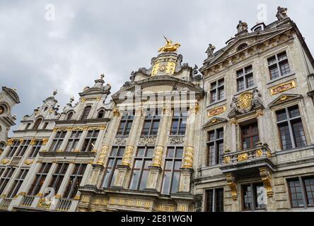 Fassaden von Zunfthäusern auf dem Grand Place, Grote Markt in Brüssel, Belgien Stockfoto