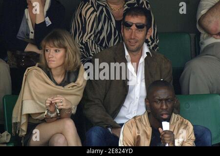 Der französische Schauspieler Christian Vadim und seine Freundin nehmen am 2. Juni 2007 an der französischen Eröffnung von Roland Garros in Paris Teil. Foto von ABACAPRESS.COM Stockfoto