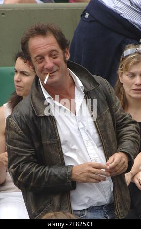 Der französische Schauspieler Vincent Lindon nimmt am 3. Juni 2007 an der 4. Runde der Tennis French Open in der Roland Garros Arena in Paris Teil. Foto von ABACAPRESS.COM Stockfoto