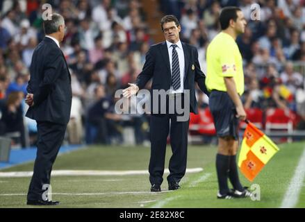 Real Madrids Trainer Fabio Capello reagiert während der spanischen Liga Fußball, Real Madrid gegen Mallorca im Santiago Bernabeu Stadion in Madrid, Spanien am 17. Juni 2007. Real Madrid gewann 3:1. Foto von Christian Liewig/ABACAPRESS.COM Stockfoto