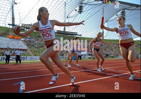 Das polnische Team tritt am 24. Juni 2007 in München auf der 4x400-Meter-Staffel der Frauen beim Spar European Cup in Leichtathletik an. Foto von Christophe Guibbaud/Cameleon/ABACAPRESS.COM Stockfoto