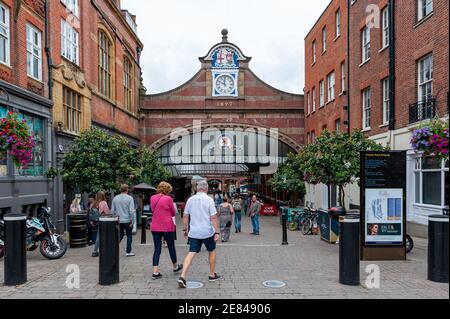 08/27/2020. Windsor, Großbritannien. Shopping in Windsor Stadt in englischer Grafschaft Berkshire. Stockfoto