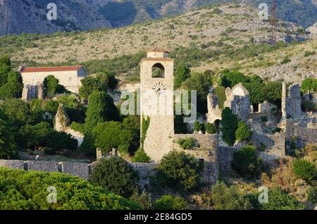 Blick auf Uhrturm in Stari Bar alte Festung, Montenegro Stockfoto