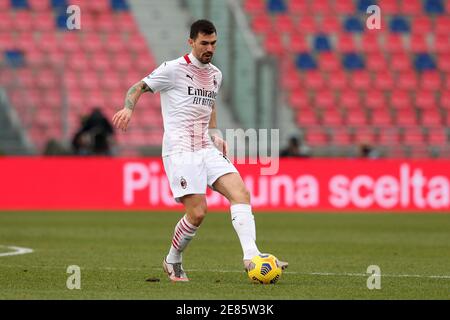 Bologna, Italien. Januar 2021. Alessio Romagnoli (Mailand) in Aktion während der Serie A Tim Spiel zwischen Bologna FC 1909 und AC Mailand im Stadio Renato Dall'Ara am 30 2021. Januar in Bologna, Italien. (Foto von Giuseppe Fama/Pacific Press) Quelle: Pacific Press Media Production Corp./Alamy Live News Stockfoto