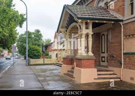 Die historische Schule der Künste Gebäude wurde von dem berühmten australischen Sir Henry Parkes am 27. August eröffnet, 1866 in Richmond, New South Wales, Australien Stockfoto