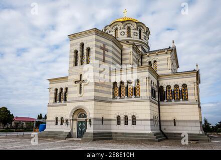 Blick auf die St. Vladimir Kathedrale in Chersonesos auf der Halbinsel Krim, 1861 erbaut und dem Ort gewidmet, an dem Prinz Vladimir getauft wurde Stockfoto