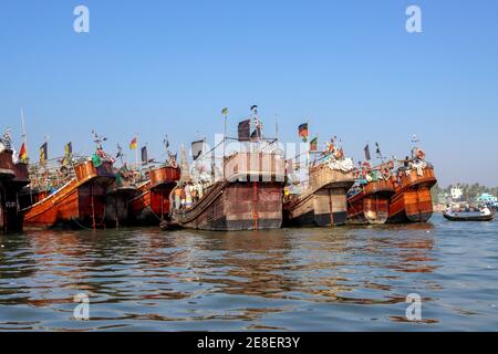 Fischerboot Anker bei cox's Bazar Fischerei Ghat, Chittagong, Bangladesch Stockfoto