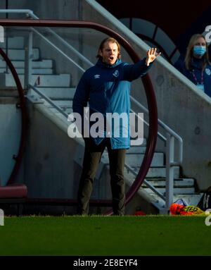 Scottish Championship - Heart of Midlothian / Dunfermline. Tynecastle Park, Edinburgh, Midlothian, Großbritannien. Januar 2021. Hearts ist Gastgeber von Dunfermline bei der Scottish Championship im Tynecastle Park, Edinburgh. Bild zeigt: Der Hearts-Manager Robbie Neilson ruft seinen Spielern in der ersten Halbzeit Anweisungen. Kredit: Ian Jacobs/Alamy Live Nachrichten Stockfoto