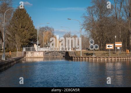 Die Saale oder Sächsische Saale, früher auch Thüringische Saale oder Vogtländische Saale, ist ein Fluss in Bayern, Thüringen und Sachsen-Anhalt. Stockfoto