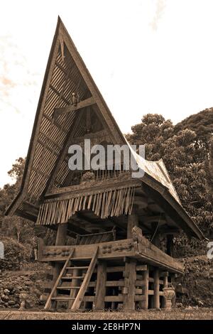 Ein traditionelles Toba Batak Haus namens Jabu - die Toba Sprache für Rumah Adat Stockfoto