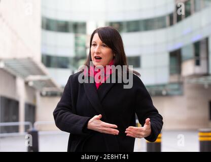 London, Großbritannien. Januar 2021. Rachel Reeves, Schattenkanzlerin des Herzogtums Lancaster und Schattenministerin für das Kabinett, in den BBC-Studios für die "Andrew Marr Show". Kredit: Mark Thomas/Alamy Live Nachrichten Stockfoto