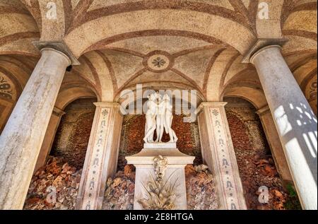 Statuen im Estai Palace Garten, Estai, Loule, Faro Bezirk, Algarve, Portugal Stockfoto