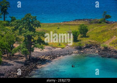 Das türkisfarbene Wasser von Lagoa Azul im Norden von Sao Tome, Sao Tome und Principe, Atlantischer Ozean Stockfoto