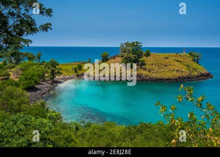 Das türkisfarbene Wasser von Lagoa Azul im Norden von Sao Tome, Sao Tome und Principe, Atlantischer Ozean Stockfoto