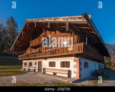 Tiroler Bauernhof im Spätherbst, Museum Tiroler Bauernhöfe, Kramsach, Tirol, Österreich Stockfoto