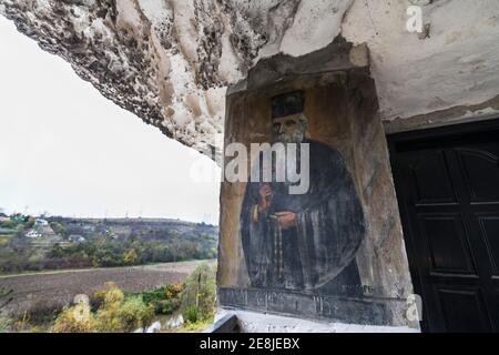 Felskloster St. Dimitar Basarbovski aus dem 12. Jahrhundert, UNESCO-Weltkulturerbe, Ivanavo, Bulgarien Stockfoto