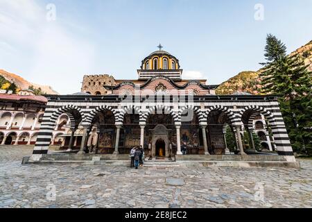 Kirche "Geburt der Jungfrau Maria", UNESCO-Welterbe Sehenswürdigkeit Rila Kloster, Rila Berge, Bulgarien Stockfoto