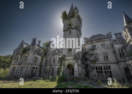 Lost Place, Burgruine, Chateau Miranda oder Chateau de Noisy, in der Nähe von Celles, Provinz Namur, Belgien Stockfoto