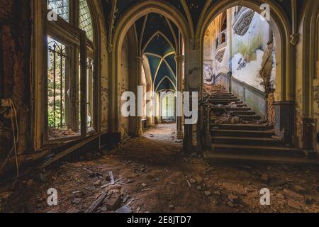 Lost Place, Burgruine, innen, Chateau Miranda oder Chateau de Noisy, in der Nähe von Celles, Provinz Namur, Belgien Stockfoto