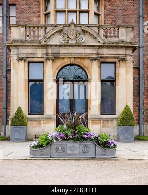 UK, Norfolk, Sandringham Estate, 2019, April, 23: North Elevation Detail des Hauses, Sandringham House, Queen Elizabeth II's Country Residence in No Stockfoto