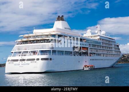 Kreuzfahrtschiff Silver Whisper Nassau im Hafen von Sydney zu Beginn des Coronavirus-Ausbruchs in Sydney, Australien. Stockfoto