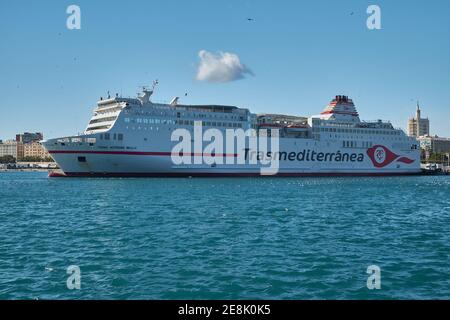 Transmediterranea, Fähre zwischen Malaga und Melilla, Hafen von Malaga, Andalusien, Spanien. Stockfoto