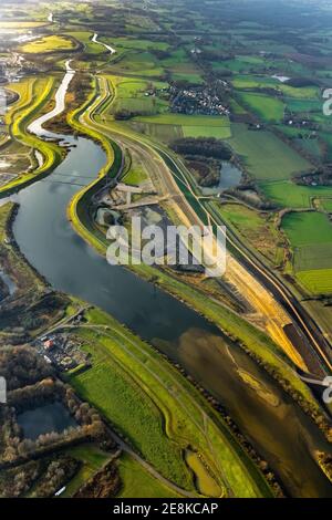 Luftaufnahme der Lippe-Aue und des Flusses Lippe mit Lippe Deich Erneuerung und Deich Erweiterung im Bezirk Lippramsdorf in Haltern am See in Th Stockfoto