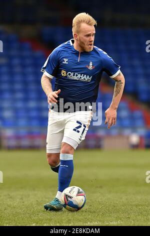 OLDHAM, ENGLAND. 30. JANUAR Aktienactionbild von Marcel Hilssner von Oldham Athletic während des Sky Bet League 2-Spiels zwischen Oldham Athletic und Salford City im Boundary Park, Oldham am Samstag, 30. Januar 2021. (Quelle: Eddie Garvey, Mi News) Stockfoto