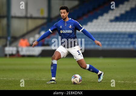 OLDHAM, ENGLAND. 30. JANUAR Aktienactionfoto von Oldham Athletic Cameron Borthwick-Jackson während des Sky Bet League 2-Spiels zwischen Oldham Athletic und Salford City im Boundary Park, Oldham am Samstag, 30. Januar 2021. (Kredit: Eddie Garvey, Mi News) Kredit: MI Nachrichten & Sport /Alamy Live Nachrichten Stockfoto